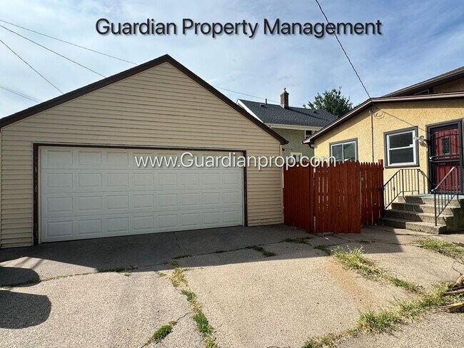 Building Photo - 4147 Snelling Ave