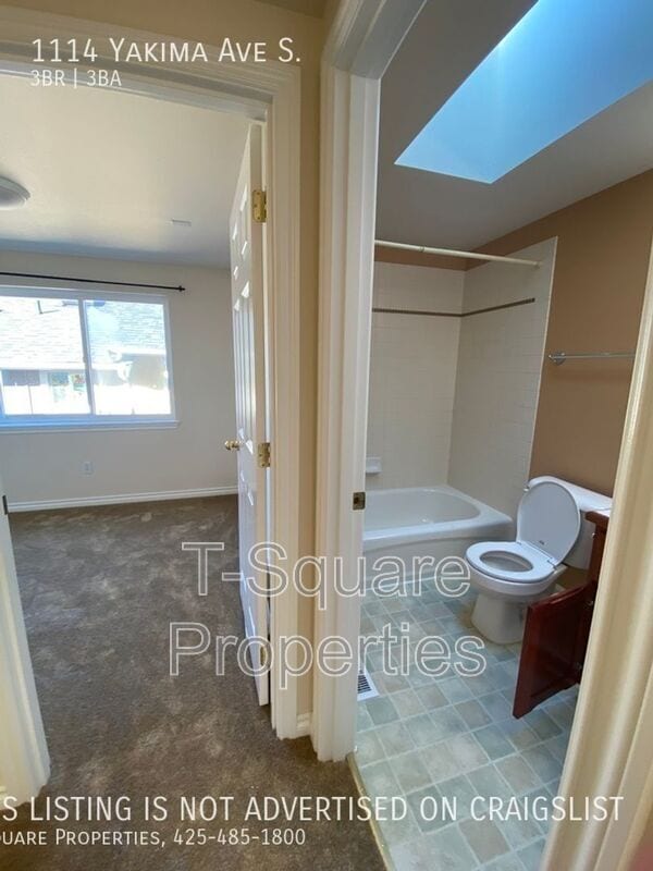 Building Photo - 1114 Yakima Ave S