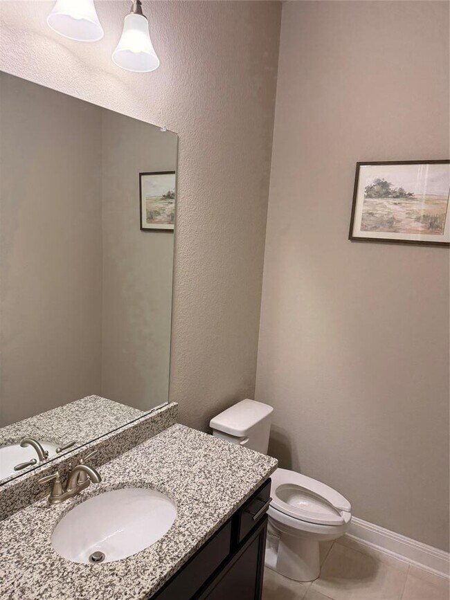 Building Photo - 3750 E Palm Valley Blvd