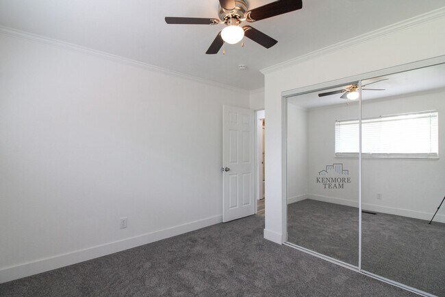 Building Photo - 3 Bedrooms, 1.5 Baths in Kennewick