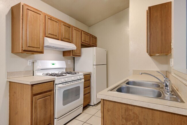 Building Photo - Gorgeous 3 bed 2 bath in Norman!