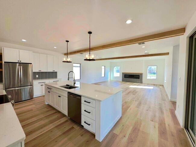 Building Photo - 4912 Jarvis St