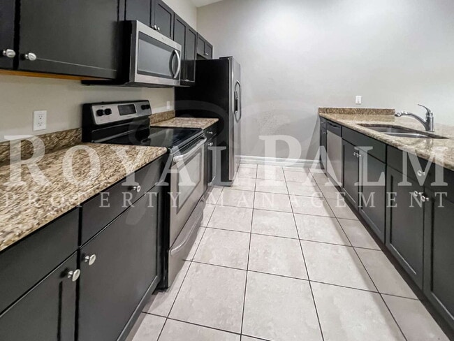 Building Photo - Cozy Up Long-Term & Leaf It All Behind – 3BR/2BA Duplex + Garage & The Favorite Perk: Screened. L...