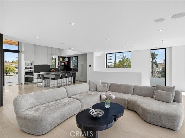 Building Photo - 703 N Lucia Ave