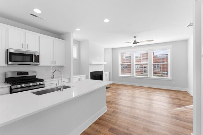 Building Photo - Stunning Lake Access End Unit Townhome Walking Distance to Downtown Davidson