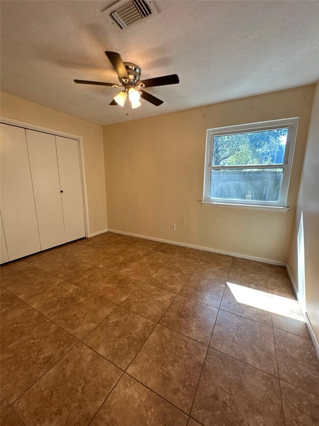 Building Photo - 6603 Readsland Ln