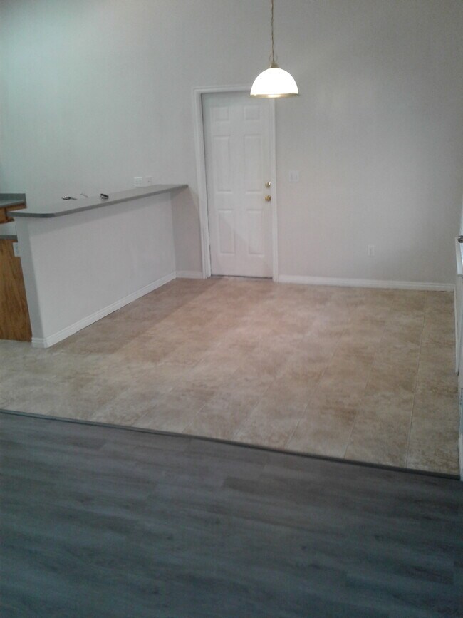 Building Photo - 7251 Brittany Town Dr