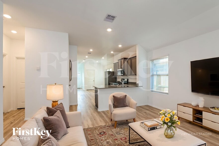 Building Photo - 18435 Summit Ranch Dr