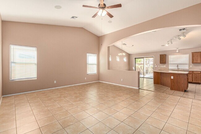 Building Photo - 10344 W Trumbull Rd