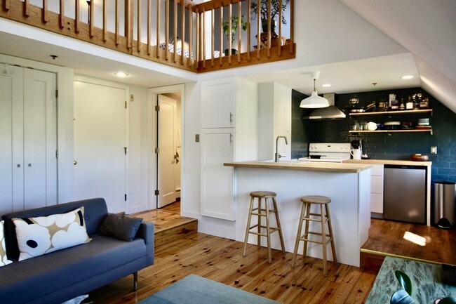Building Photo - Mint Real Estate Group Admin