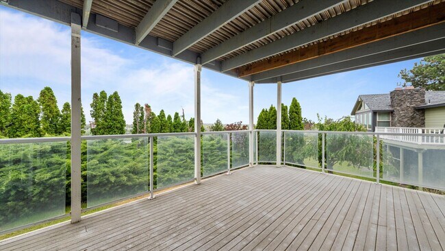 Building Photo - Spacious 4-Level Home with Panoramic Views for Lease – Hills West, South Richland – $2,800/mo