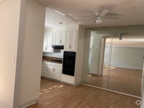 Building Photo - 5354 Lindley Ave