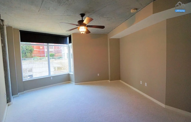 Building Photo - Elevated City Living: Expansive 2-Bed, 2-Bath Condo in PDX – Parking & Most Utilities Included!