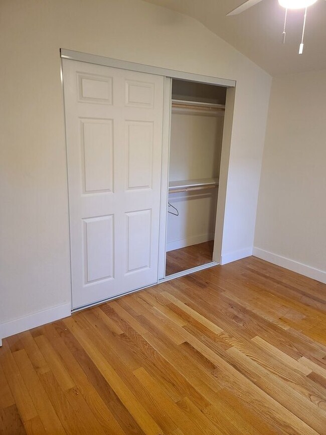 Building Photo - 1118 W Cruces St