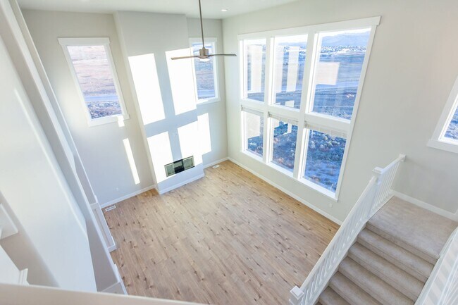 Building Photo - 1148 N Highpass Dr