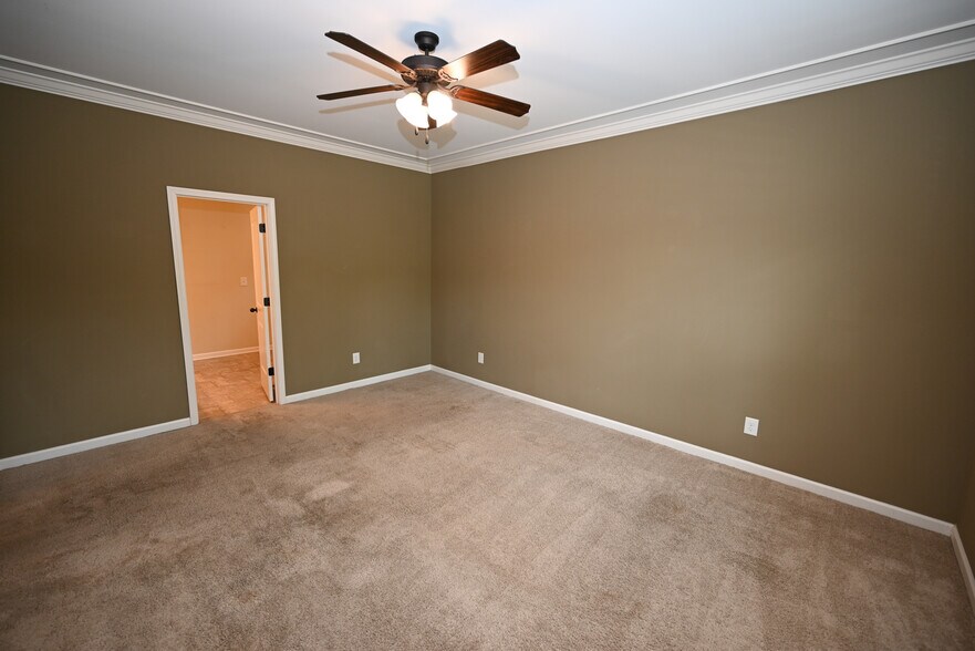 Building Photo - 2050 Covey Dr