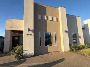Building Photo - 1606 Coba Dr