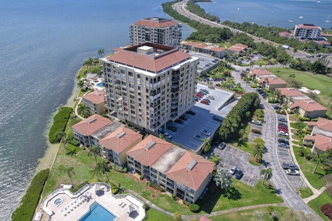 Building Photo - 6322 Palma Del Mar Blvd S