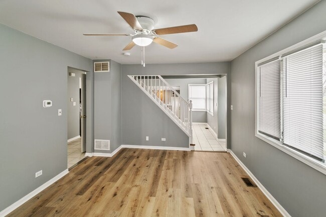 Building Photo - 14500 Sawyer Ave