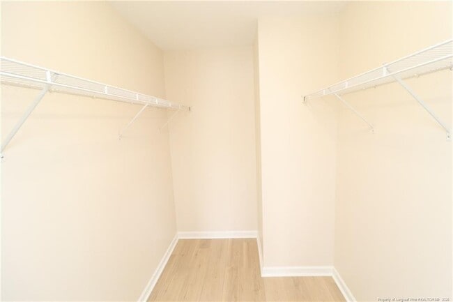 Building Photo - 240 Trayesan Dr