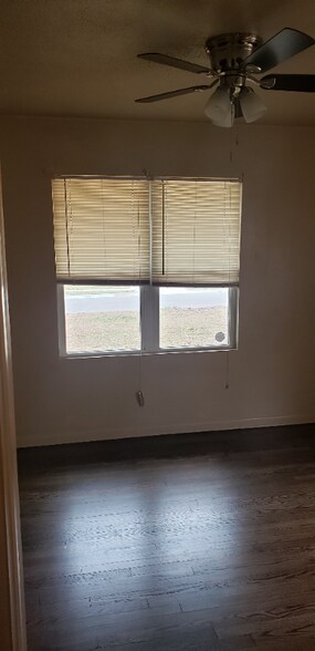 Building Photo - 1842 NE 48th St