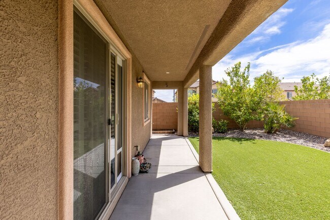 Building Photo - Beautiful West Vegas Home With Next Gen Suite