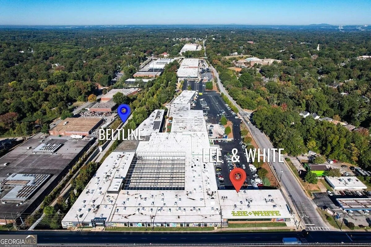 Building Photo - 733 Bonnie Brae Ave SW