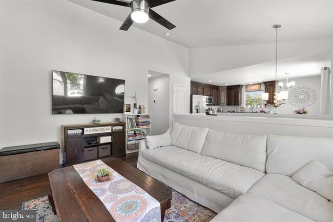 Building Photo - 465 Carvel Beach Rd