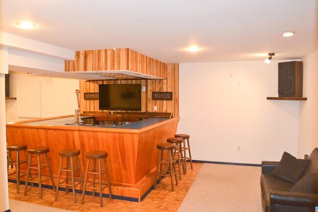 Building Photo - Furnished Golf Course Rental