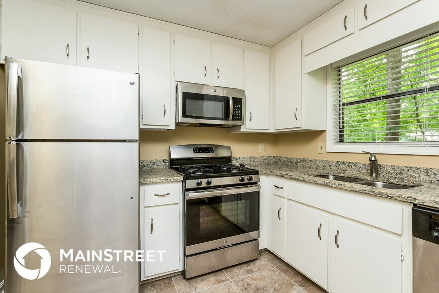 Building Photo - 505 Wood Crest Ct