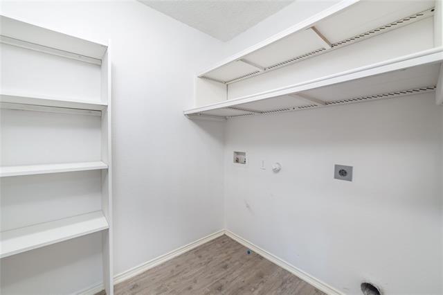 Building Photo - 100 Scarlet View