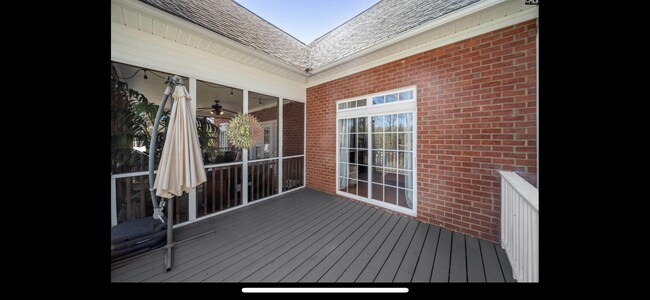 Building Photo - 100 Shores Edge Dr