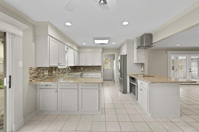 Building Photo - 5618 Bankside Dr