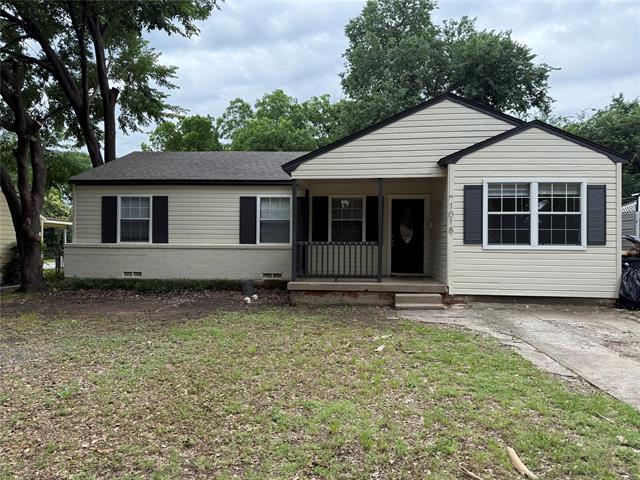 Primary Photo - 1018 W Saner Ave