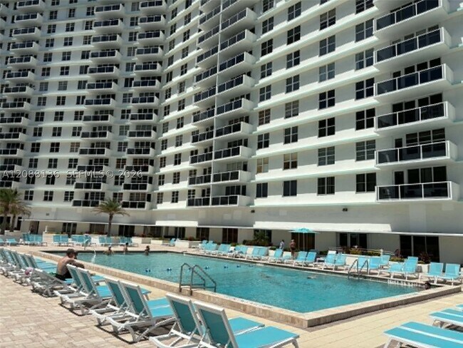 Building Photo - 3725 S Ocean Dr