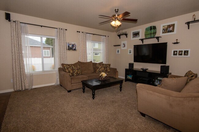 Building Photo - Coming Available Soon!!