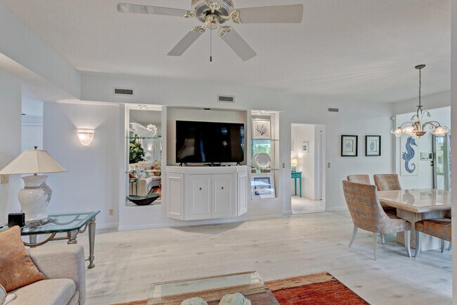 Building Photo - 3940 Back Bay Dr