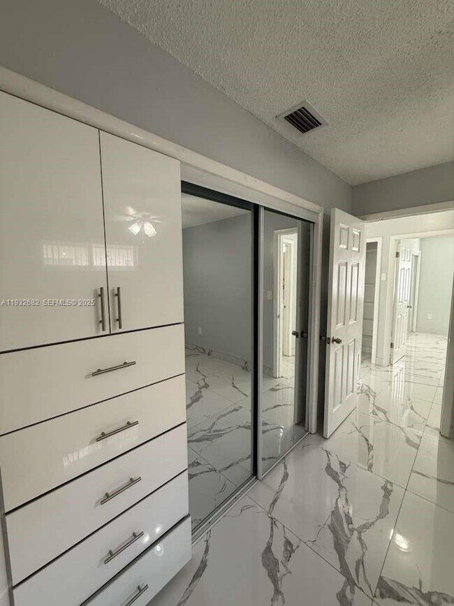 Building Photo - 8701 NW 109th Terrace