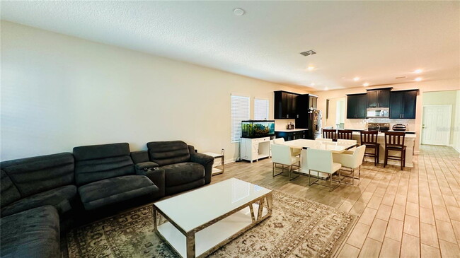 Building Photo - 2525 Camden Park Cir