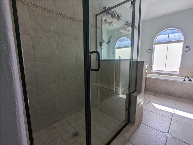 Building Photo - 330 Cage St