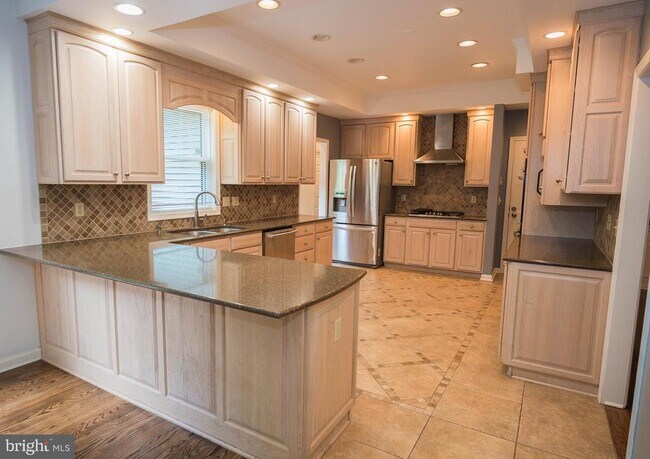 Building Photo - 5482 Royal Mile Blvd