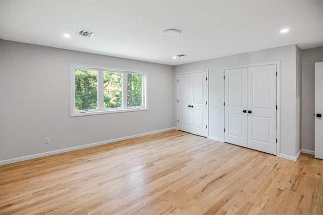 Building Photo - 250 Blauvelt Rd