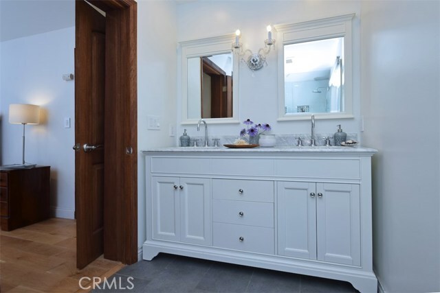 Building Photo - 15128 Valley Vista Blvd