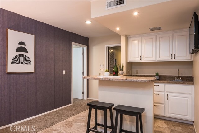 Building Photo - 2328 E Vine Ave