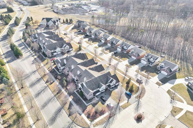 Building Photo - 352 Brookfield Dr