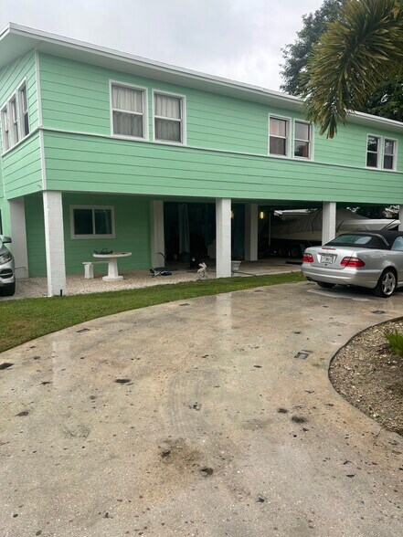 Primary Photo - 549 Plante St