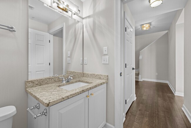 1st floor full bath and foyer - 200 S Dawson St