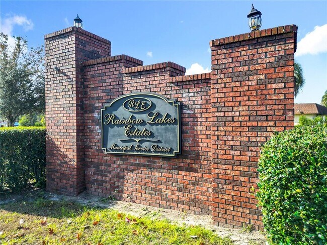 Building Photo - 1511 SW Shorewood Dr