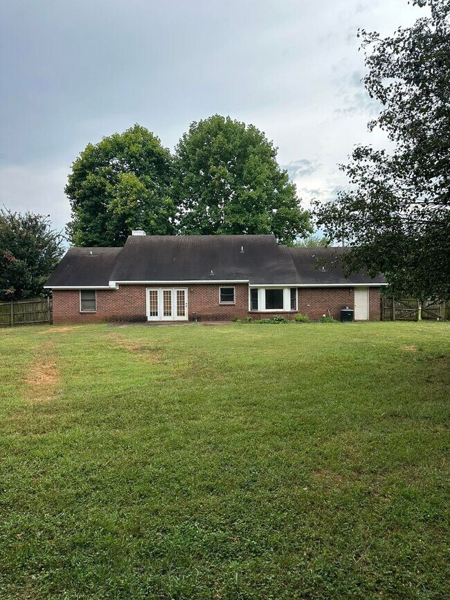 Building Photo - 161 Raspberry Way