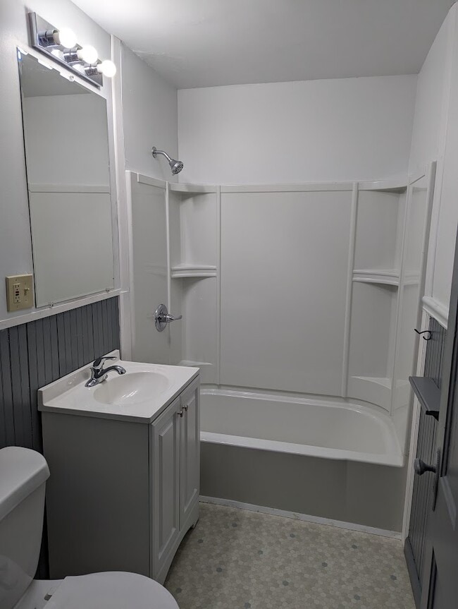 Building Photo - 299 Randolph St